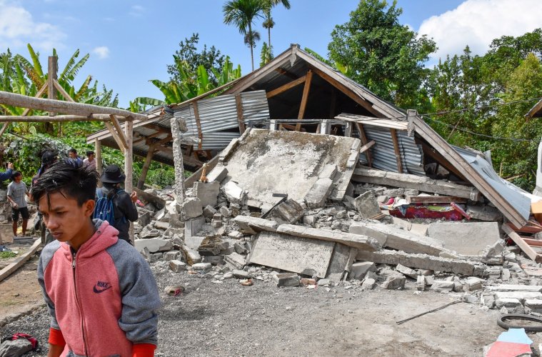 32 Dead After 7.0 Lombok Earthquake Hits Island Near Bali