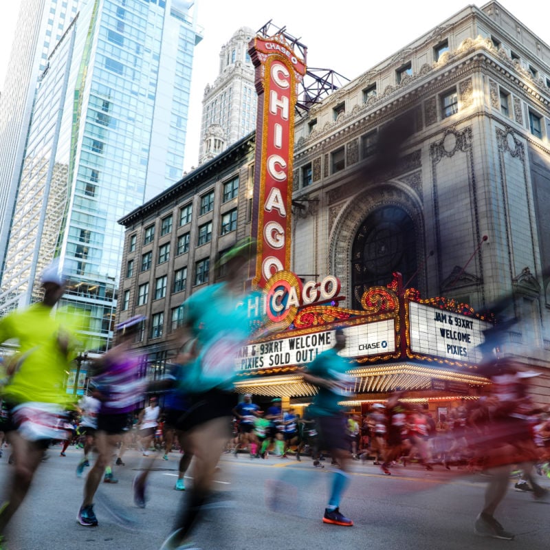 runners chicago marathon theatre