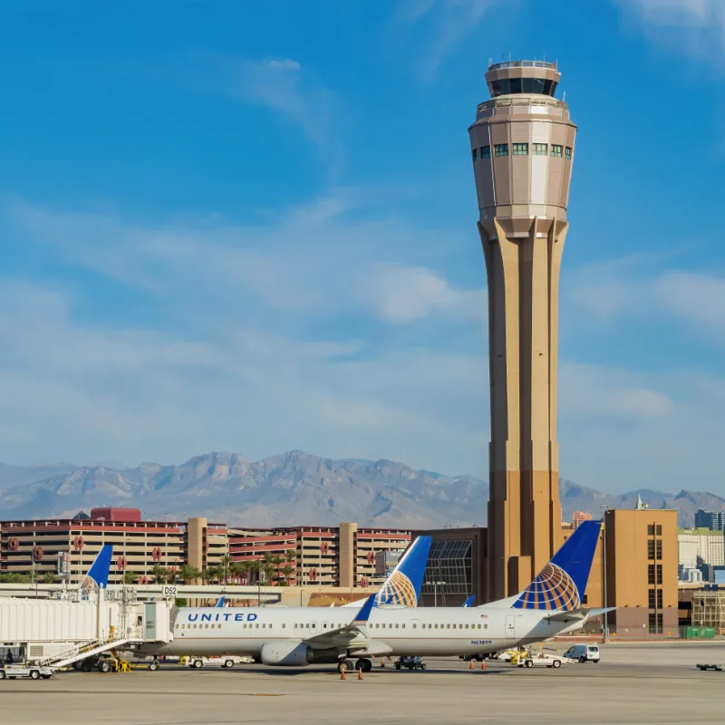 Airport america airplanes U.S blue sky