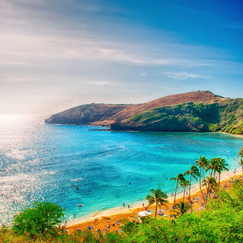 hawaii bay with beach and hills